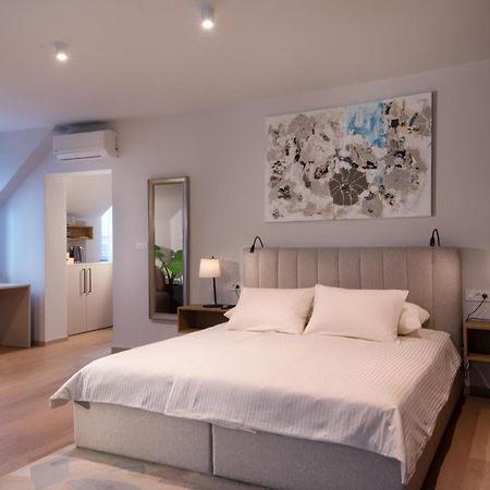 Bed and Breakfast Hisa Putr Trzin Екстер'єр фото