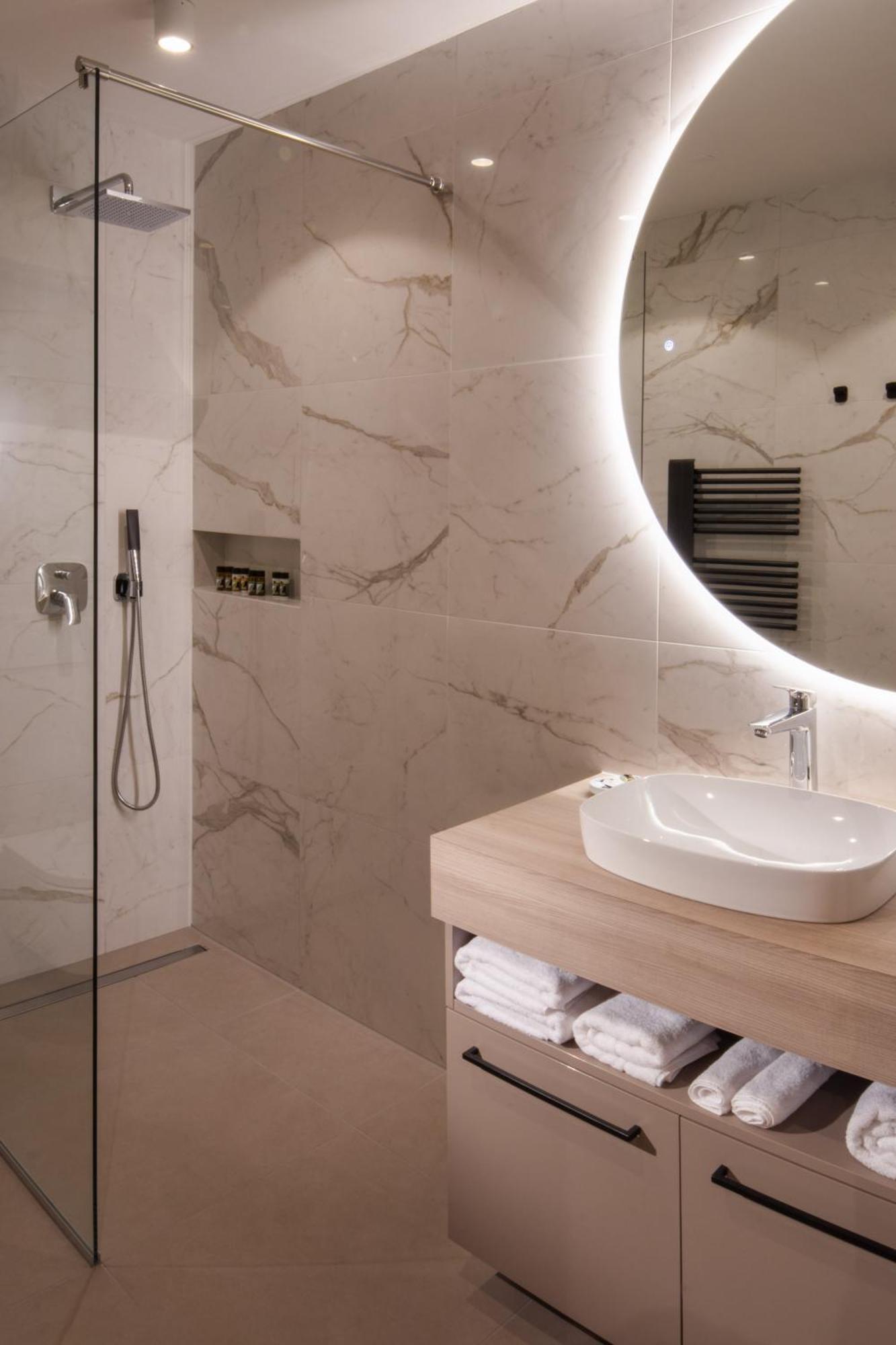 Bed and Breakfast Hisa Putr Trzin Екстер'єр фото