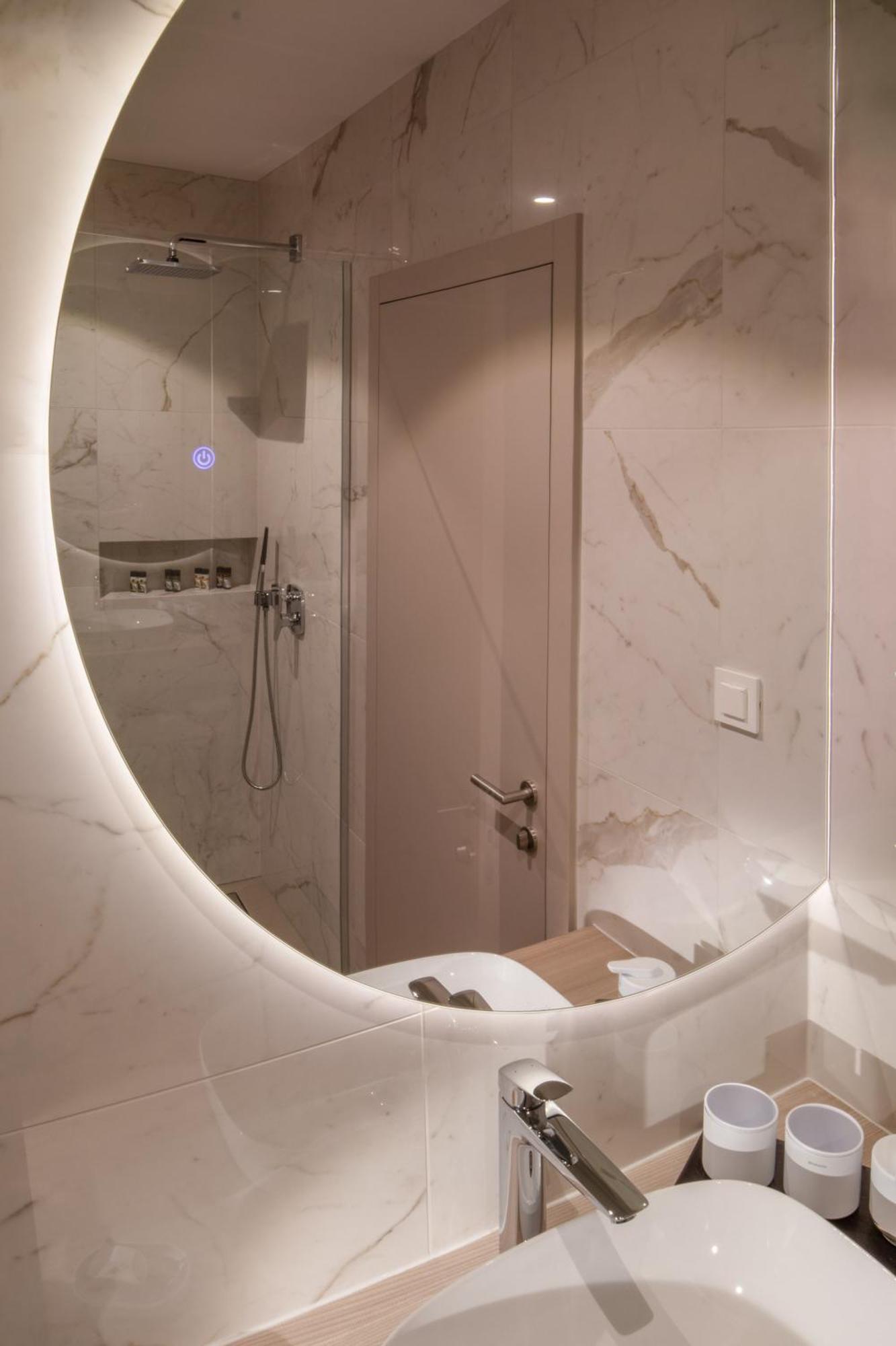 Bed and Breakfast Hisa Putr Trzin Екстер'єр фото
