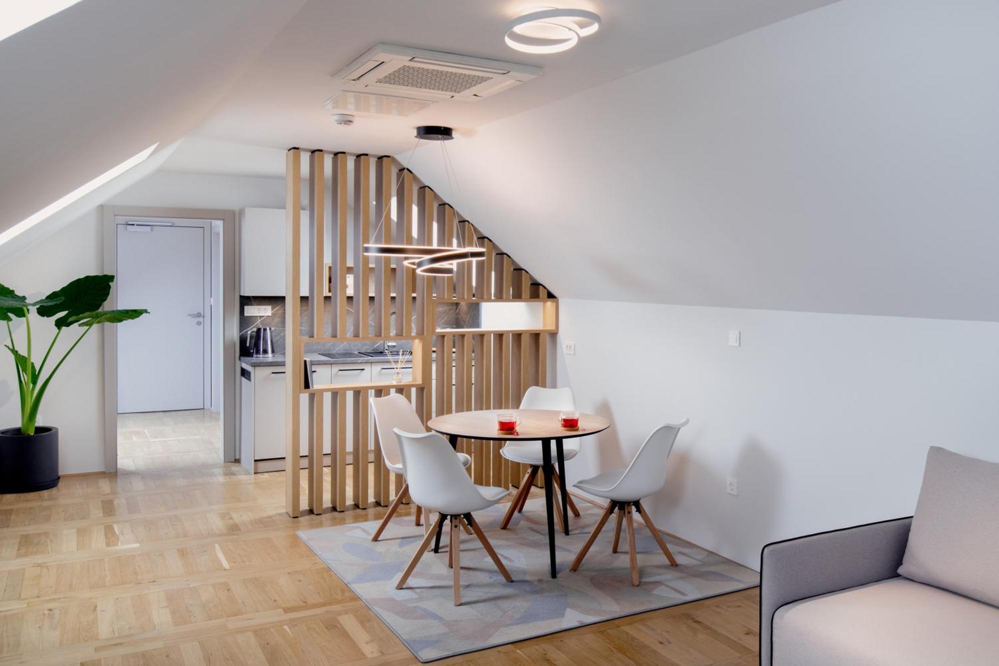 Bed and Breakfast Hisa Putr Trzin Екстер'єр фото